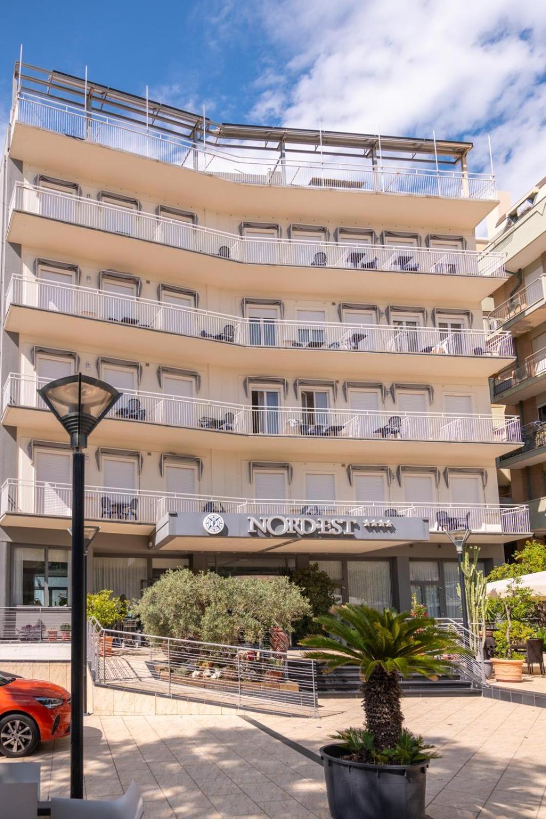 Hotel Nord Est Cattolica Exterior foto