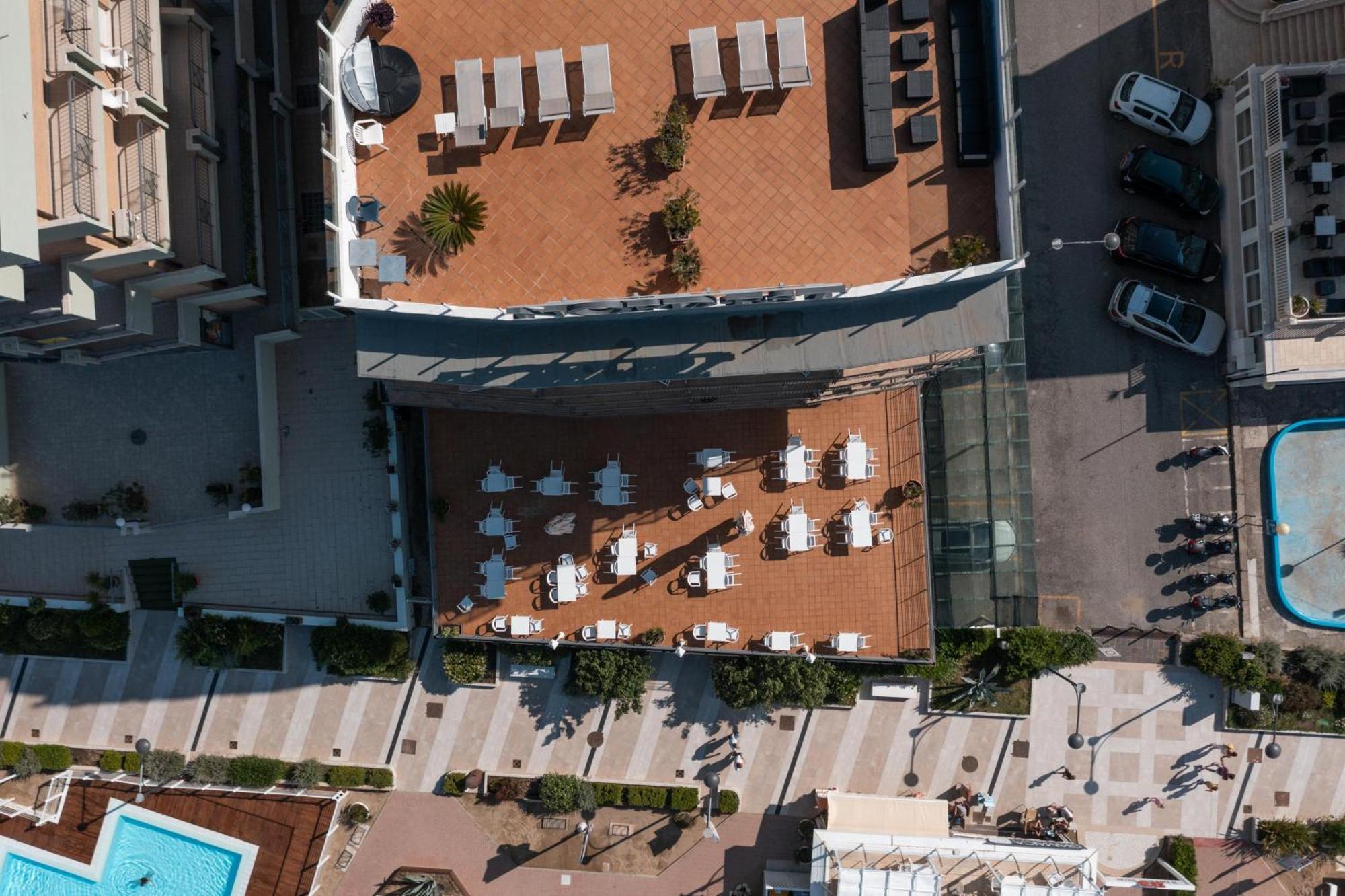 Hotel Nord Est Cattolica Exterior foto