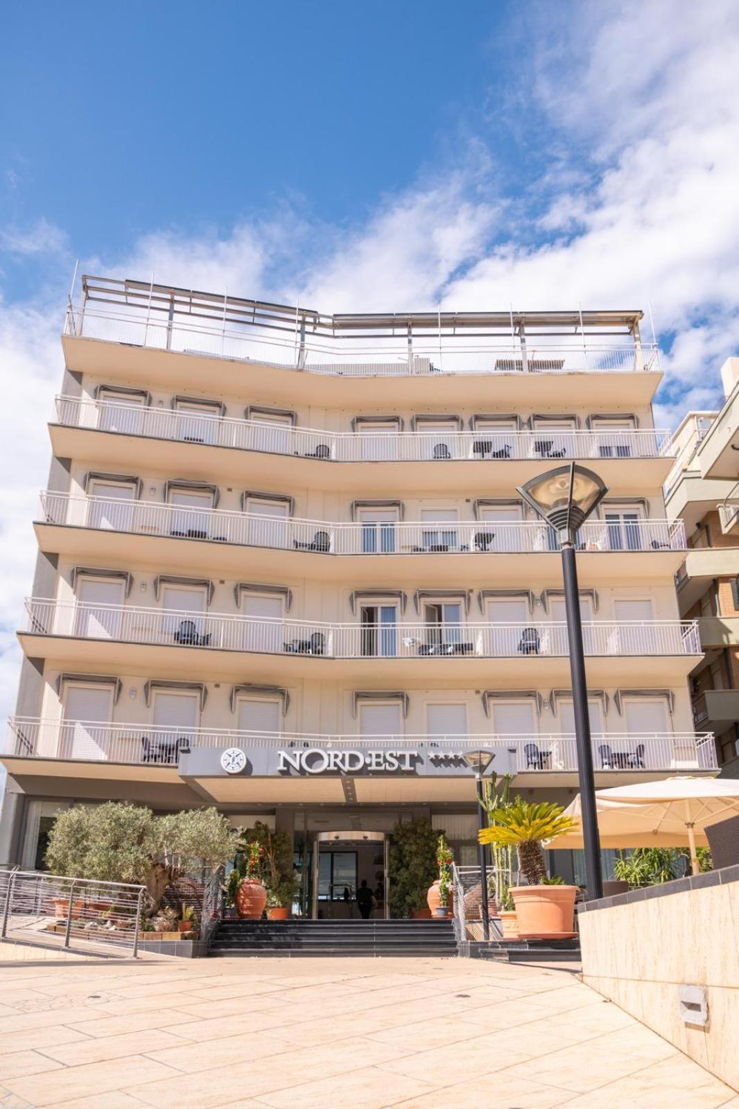 Hotel Nord Est Cattolica Exterior foto